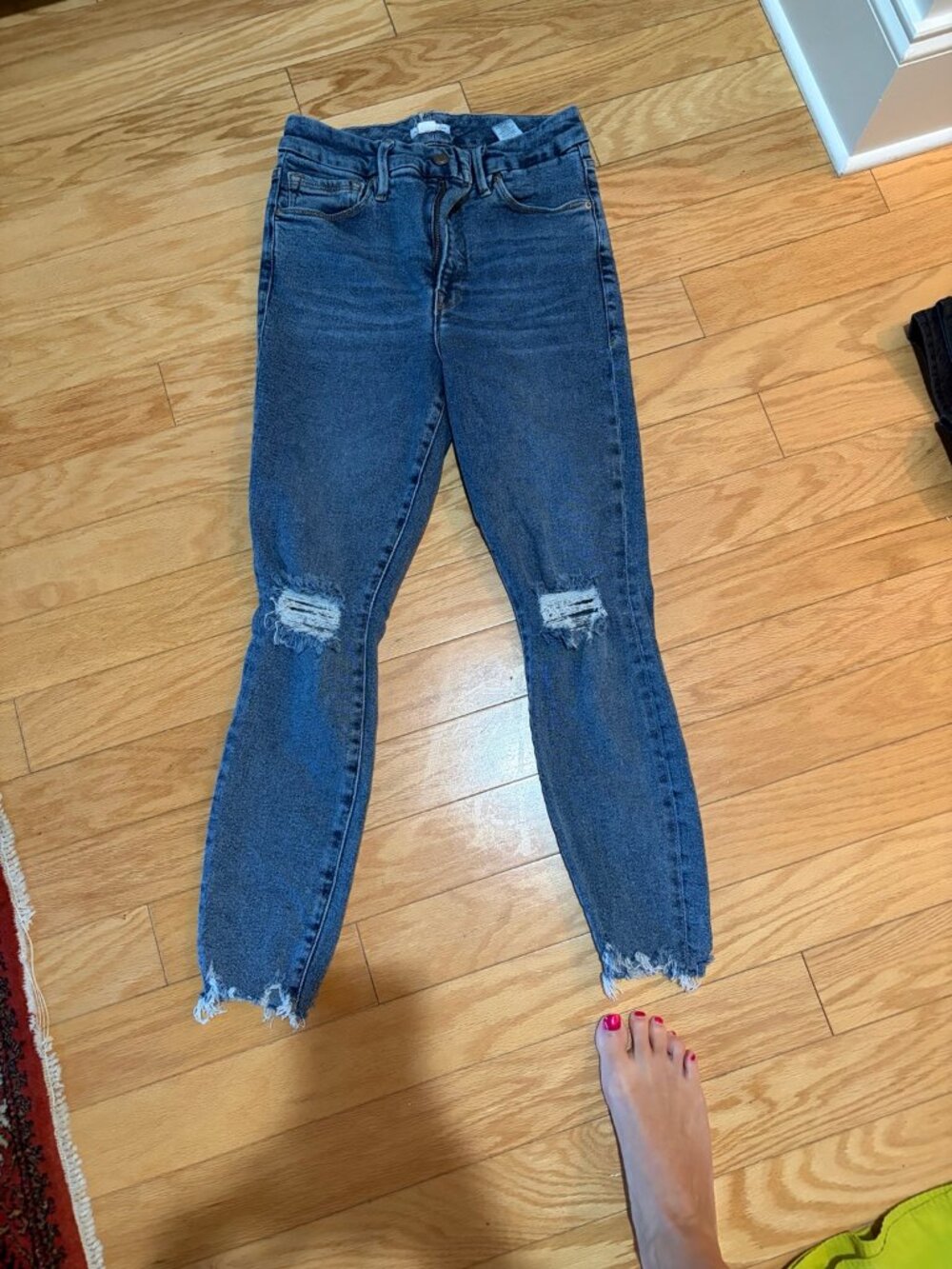 Good American Distressed Jeans Size 6/28 Raw Hems